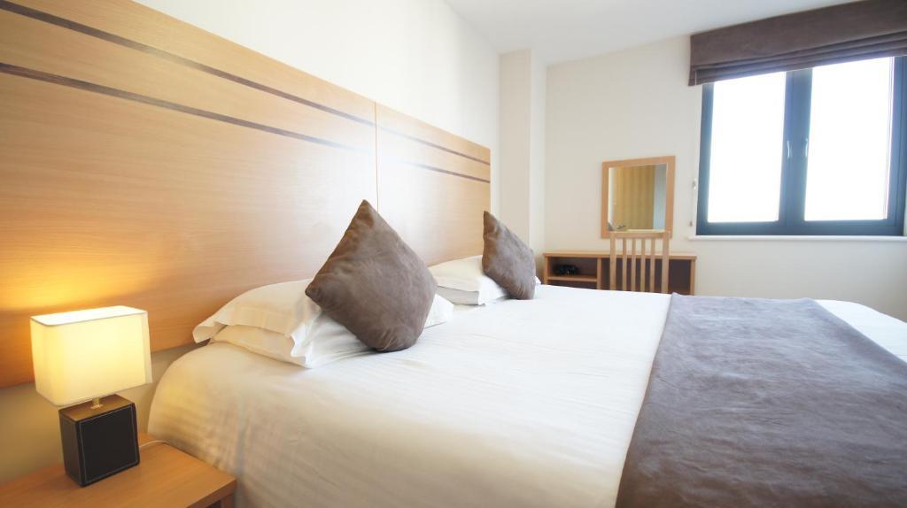 Crompton Court Apartments London Rum bild