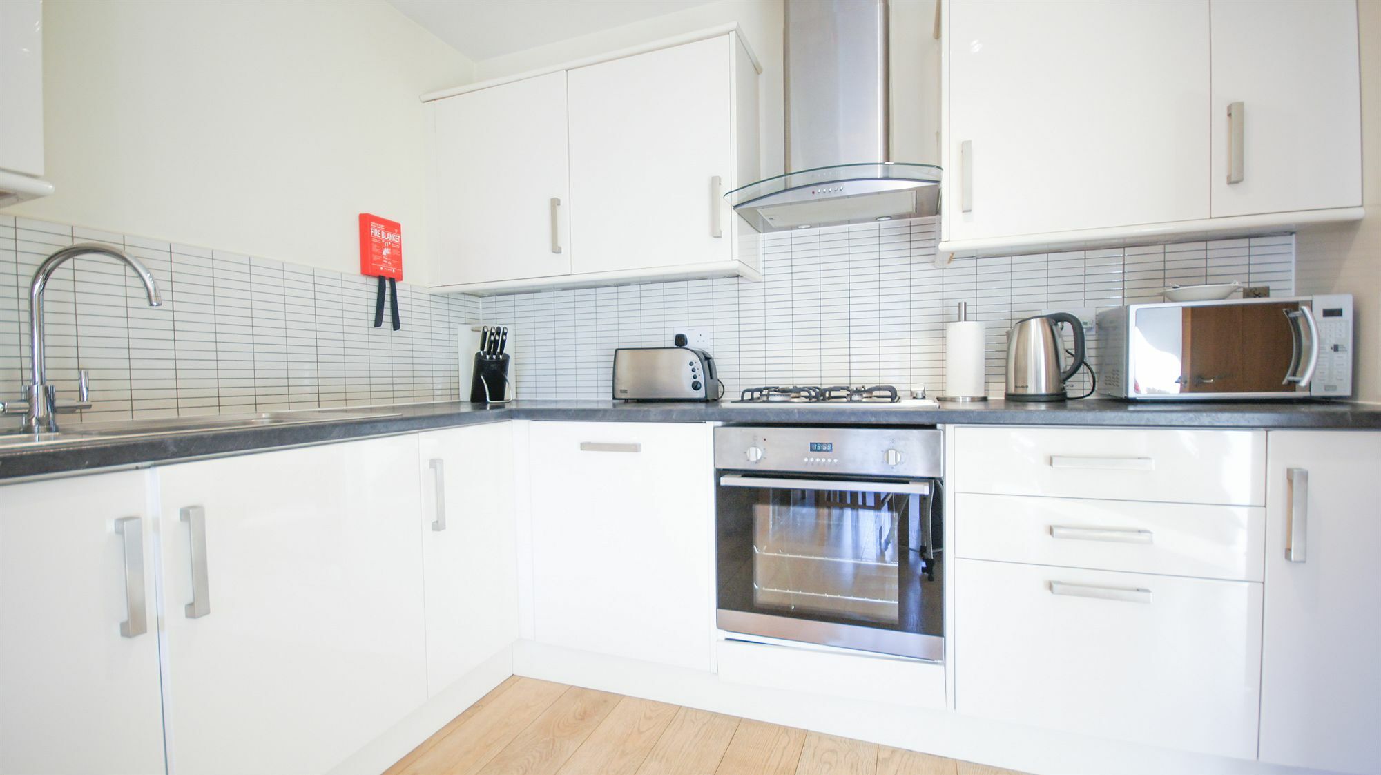 Crompton Court Apartments London Exteriör bild