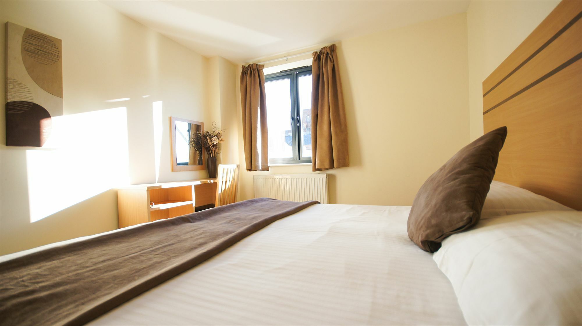 Crompton Court Apartments London Exteriör bild