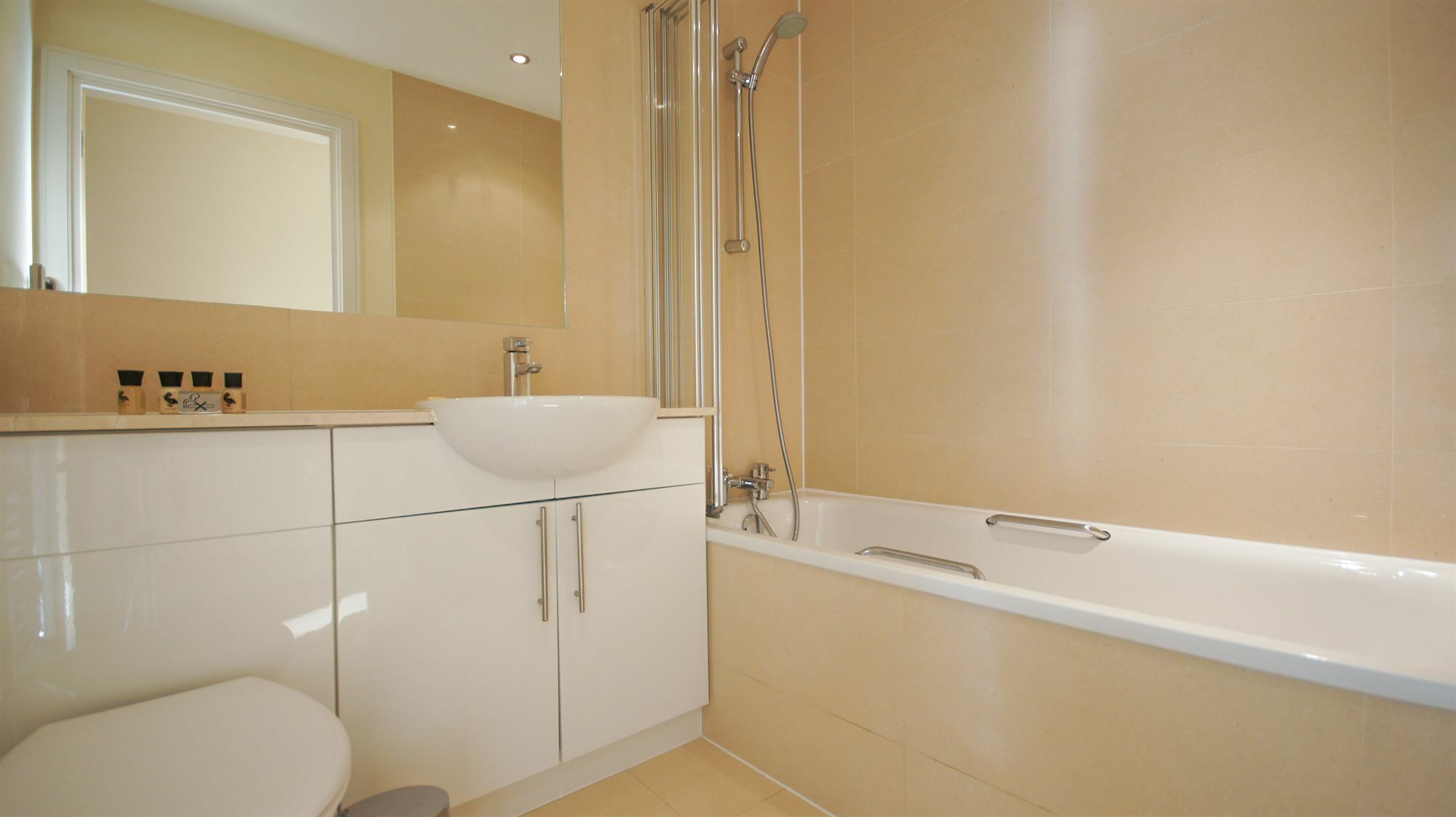 Crompton Court Apartments London Exteriör bild